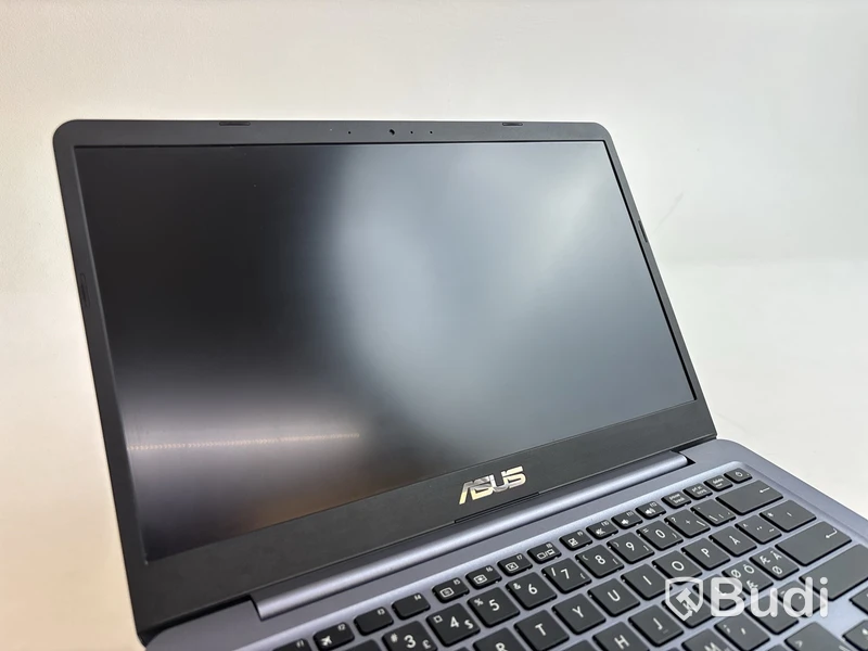 Bärbar dator Asus E406M. Obs! Inget OS