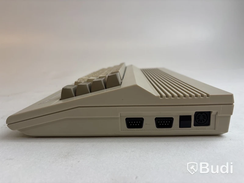 Dator Commodore 64C PC inkl. Commodore 1541 diskette och Commodore Datasette