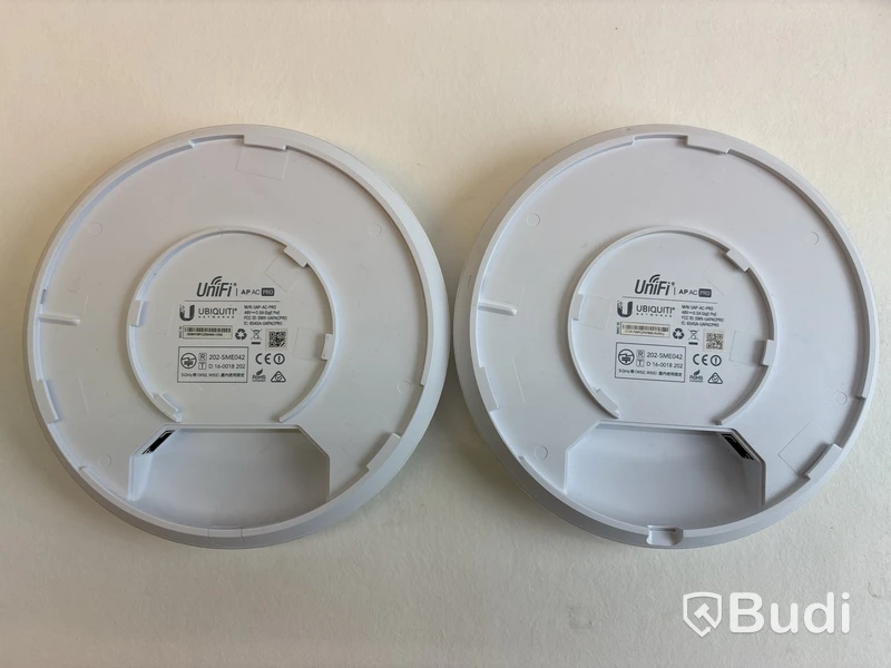 2 st. Accesspunkter Ubiquiti AP AC Pro inkl. 48V PoE injektor