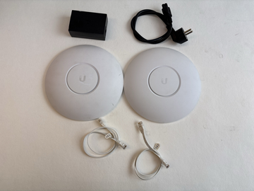 2 st. Accesspunkter Ubiquiti AP AC Pro inkl. 48V PoE injektor
