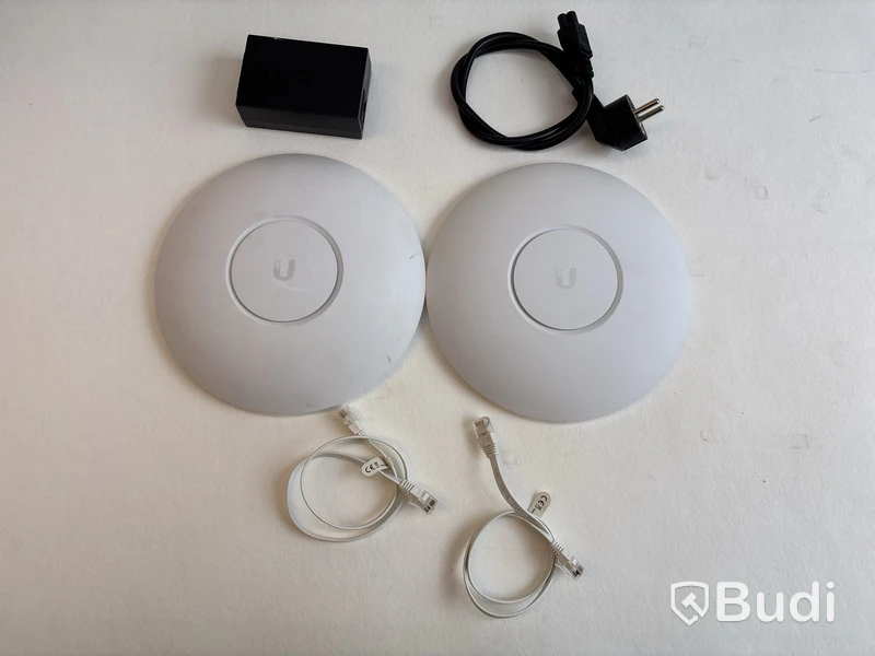 2 st. Accesspunkter Ubiquiti AP AC Pro inkl. 48V PoE injektor