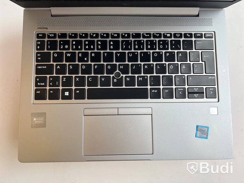 Dator HP EliteBook 830 G5 inkl. laddare. OBS! Kosmetiska skador.