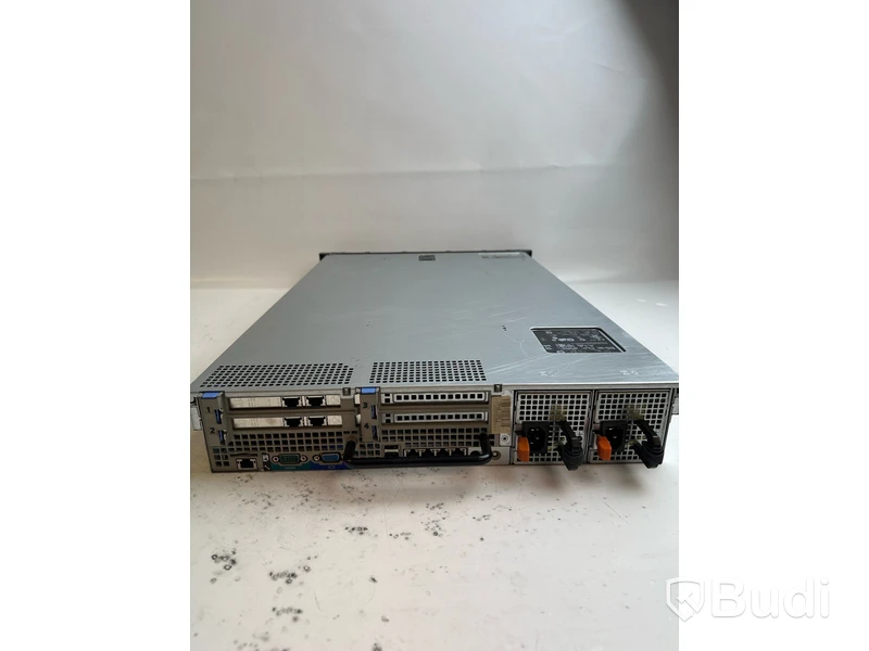 Server Dell PowerEdge R710. OBS! Inga hårddiskar.