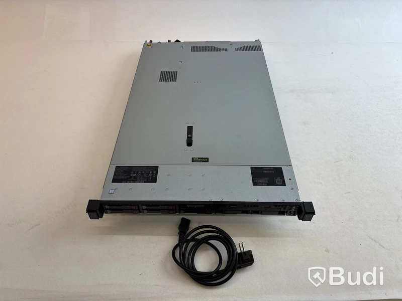 Server HPE ProLiant DL360 Gen10. OBS, inget OS