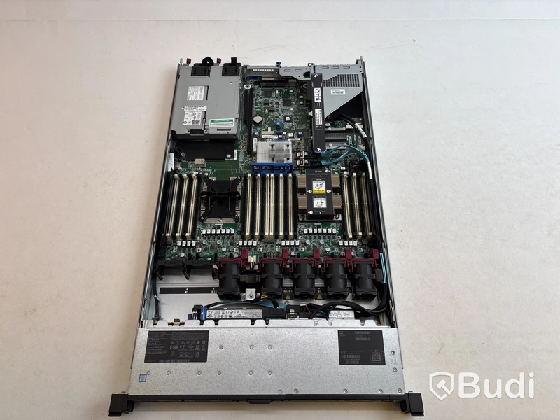 Server HPE ProLiant DL360 Gen10. OBS! Ej funktionstestat