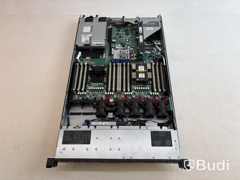 Server HPE ProLiant DL360 Gen10. OBS! Ej funktionstestat