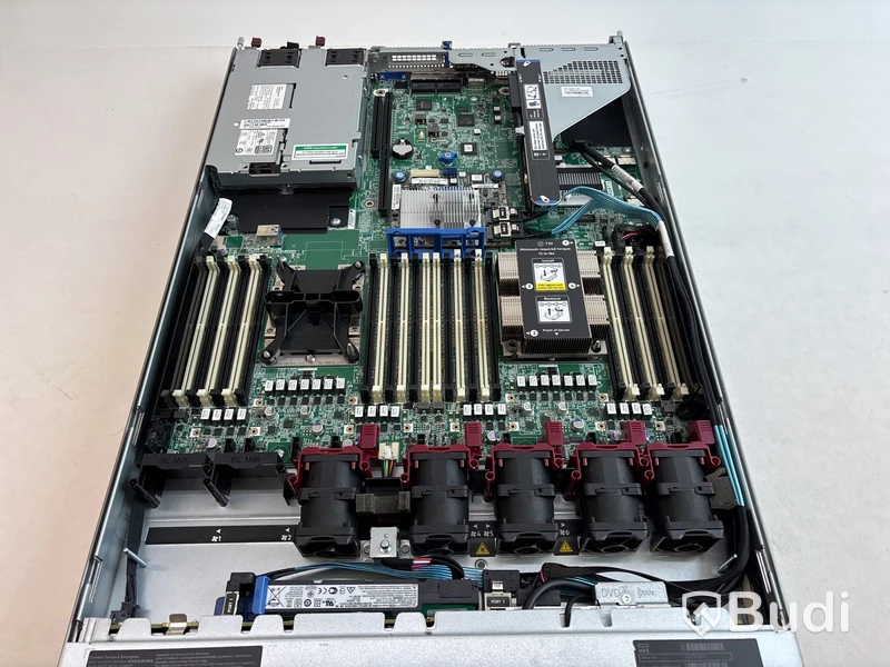 Server HPE ProLiant DL360 Gen10. OBS! Ej funktionstestat