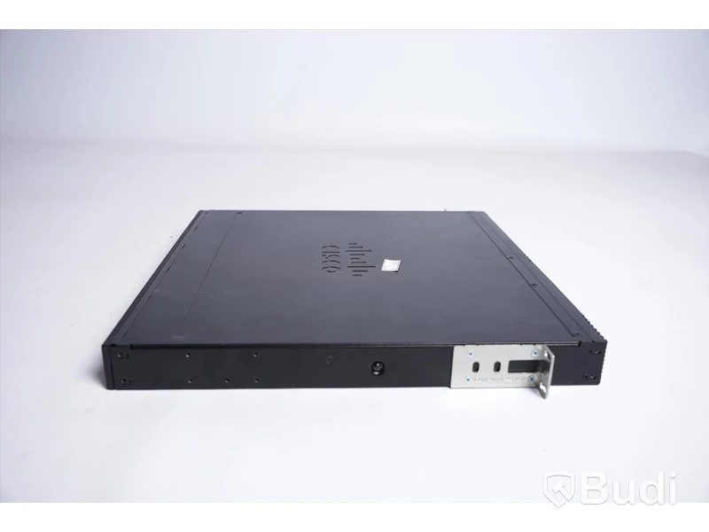Router -  Cisco ISR 4331.