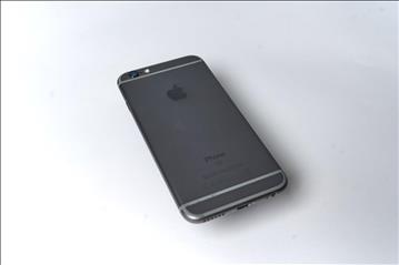 iPhone 6s, 32 GB utan tillbehör, 97 procent batterihälsa.