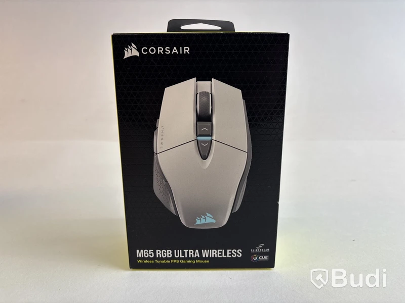 Parti med diverse gamingtillbehör, Corsair