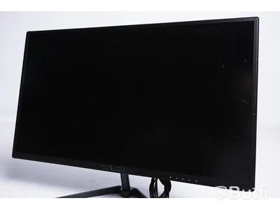 Datorskärm Voxicon D24FO med tangentbord och HDMI kabel.