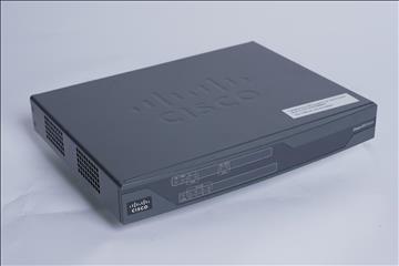 Router - Cisco C887 (Obs! Saknar Srömsladd)