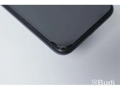 iPhone XR 64GB - Batterihälsa: 87 procent, Skärmen har sprickor samt repor
