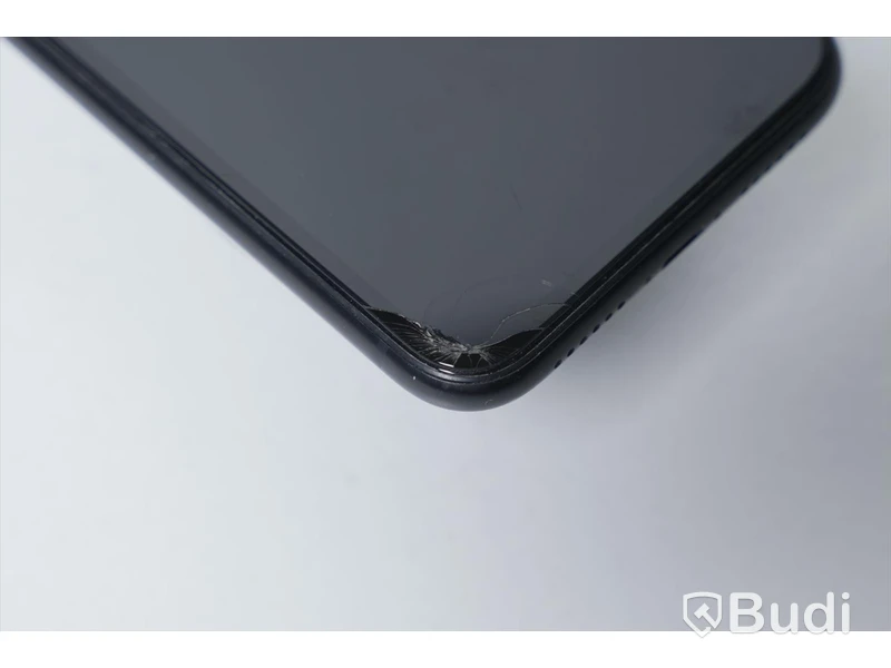 iPhone XR 64GB - Batterihälsa: 87 procent, Skärmen har sprickor samt repor