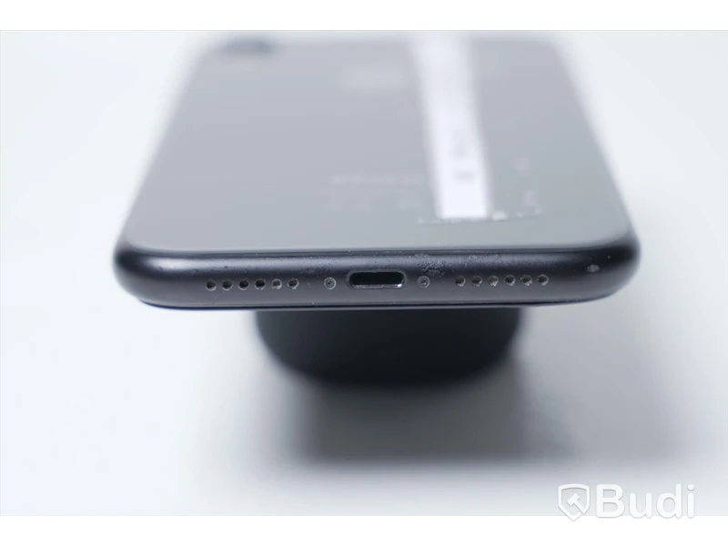 iPhone XR 64GB - Batterihälsa: 87 procent, Skärmen har sprickor samt repor