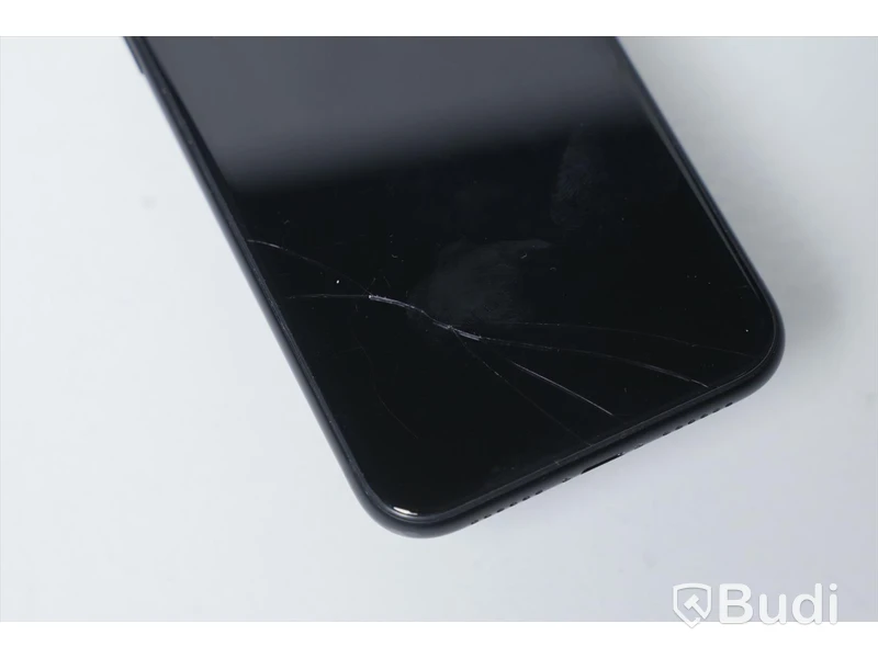 iPhone XR 128GB - Batterihälsa: 99 procent, Skärmen har sprickor samt repor