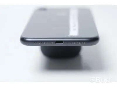 iPhone XR 128GB - Batterihälsa: 99 procent, Skärmen har sprickor samt repor
