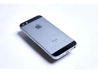 Mobil iPhone SE 64 GB, osäker batterihälsa. Saknar laddare.