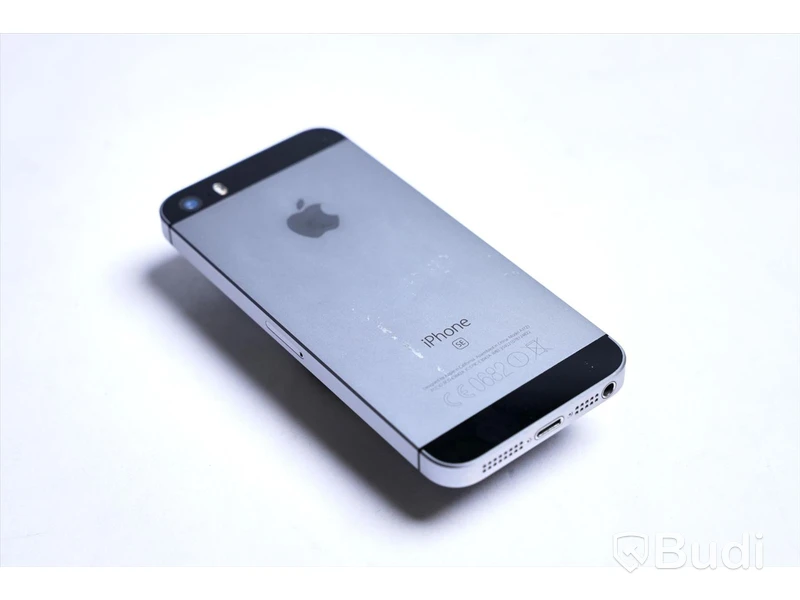 Mobil iPhone SE 64 GB, osäker batterihälsa. Saknar laddare.