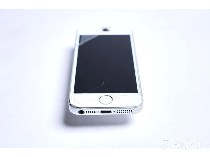 iPhone SE - 16 GB, osäker batterihälsa. Saknar laddare. Sprucken baksida