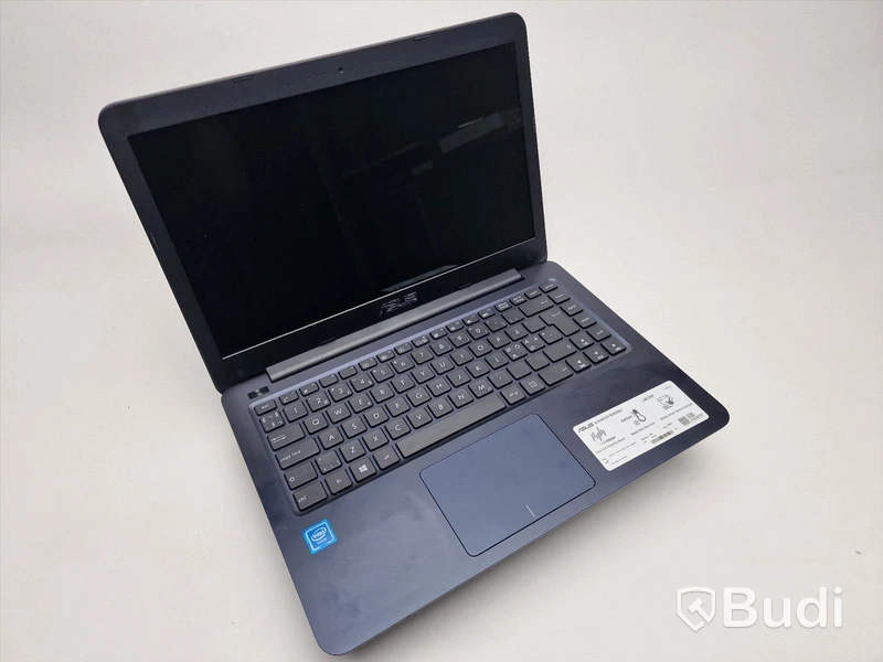 Asus L402M Notebook i originalförpackning + laddare