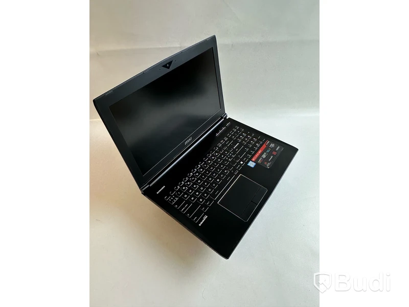 Dator MSI GT63 Titan 8RG inkl. laddare.