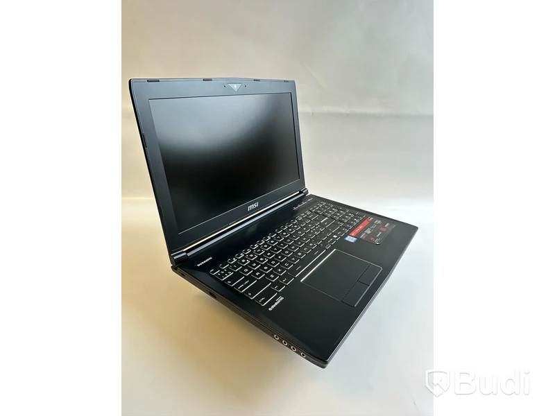Dator MSI GT63 Titan 8RG inkl. laddare.