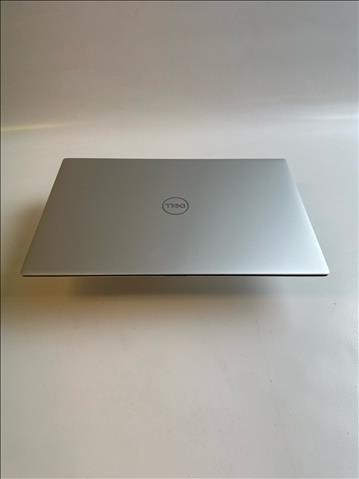 Dator Dell XPS 15 9520. OBS! INGET OS.