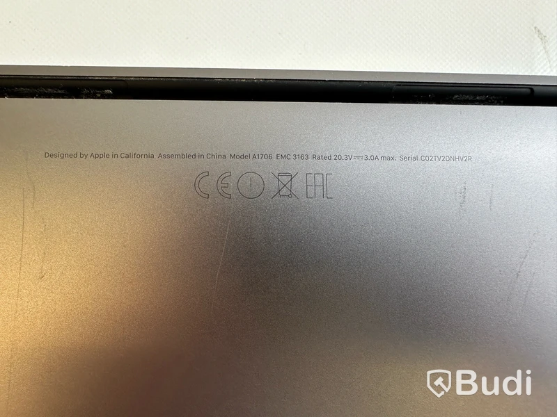 Dator Apple MacBook Pro 13tum (2017). OBS! Sprucken skärm.