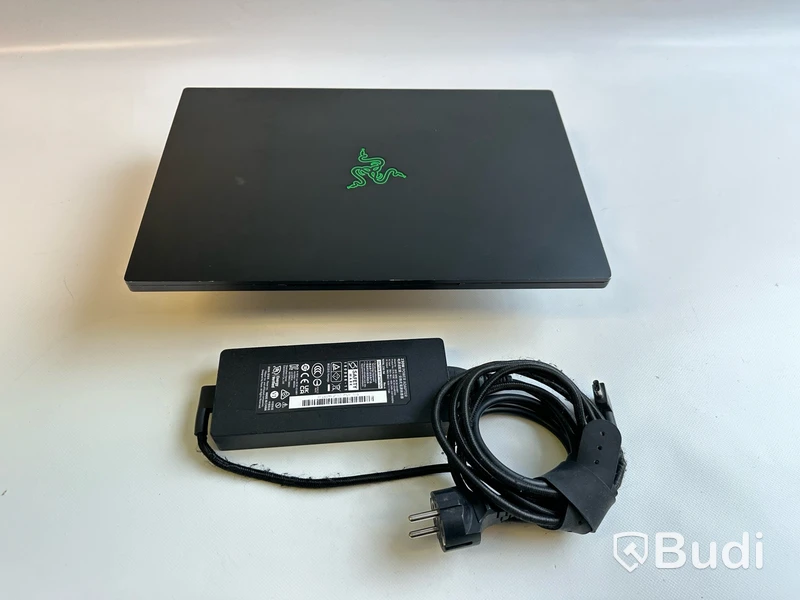 Dator Razer Blade 15 (2021) inkl. laddare.