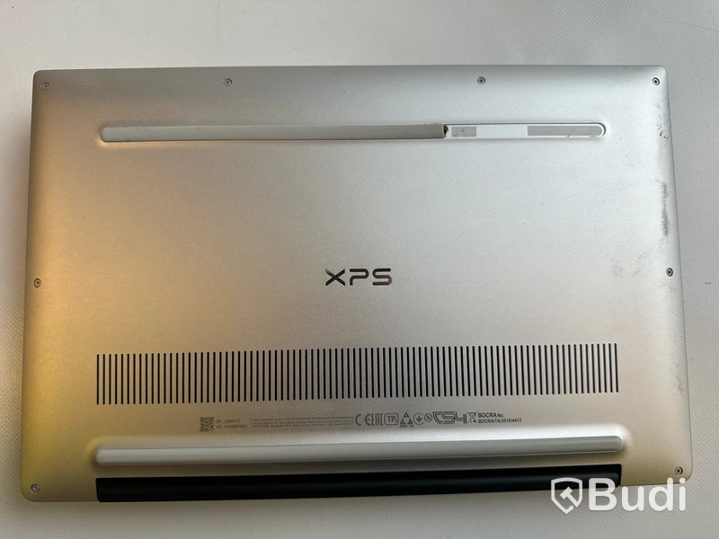 Dator Dell XPS 13 7390 inkl laddare.OBS! Defekt skärm