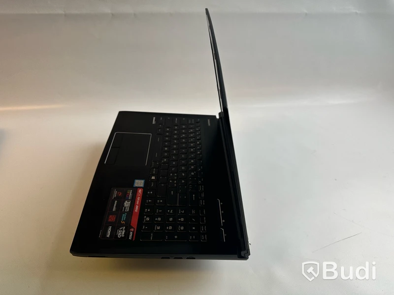 Dator MSI GT63 Titan 8RG inkl. laddare.