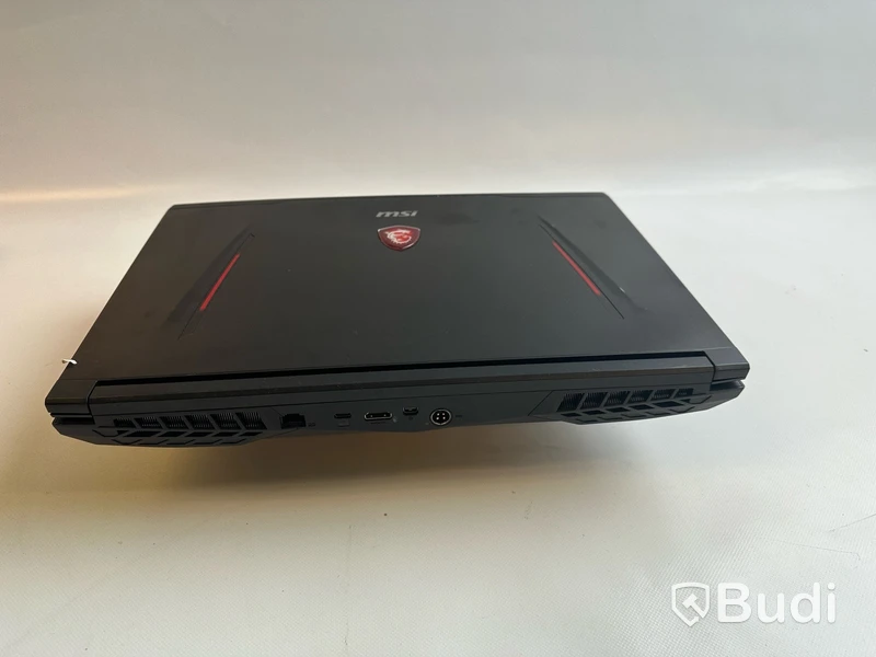 Dator MSI GT63 Titan 8RG inkl. laddare.