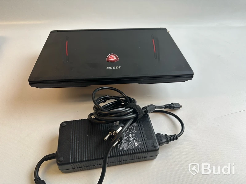 Dator MSI GT63 Titan 8RG inkl. laddare.