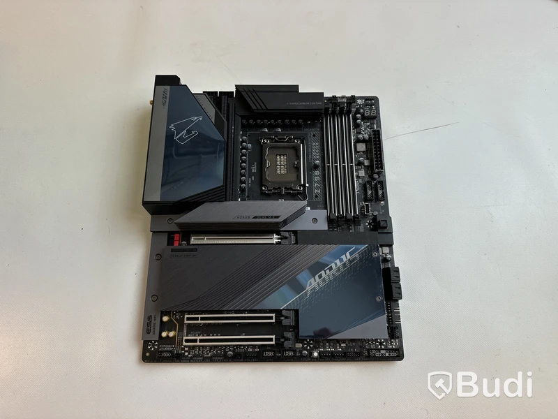 Gigabyte Aorus Z790 Master Moderkort.