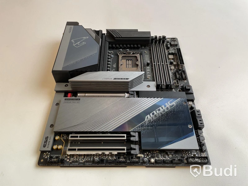 Gigabyte Aorus Z790 Master Moderkort.