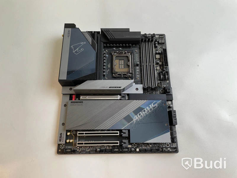Gigabyte Aorus Z790 Master Moderkort.