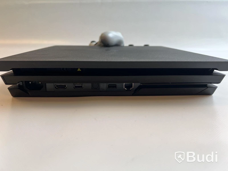 Konsol Sony Playstation 4 Pro 1TB inkl 3st kontroller.