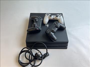 Konsol Sony Playstation 4 Pro 1TB inkl 3st kontroller.