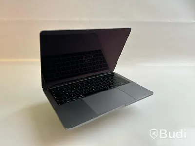 Dator Apple Macbook Pro 13tum (2018). OBS! Defekt undersida.