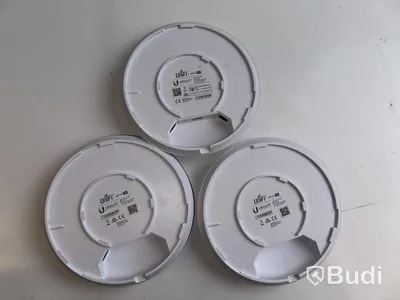 3 st. Ubiquiti AP AC Pro.