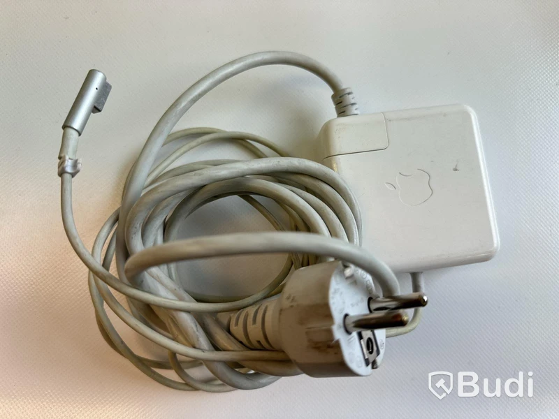 Dator Apple Macbook Pro 15tum (2011) inkl laddare.