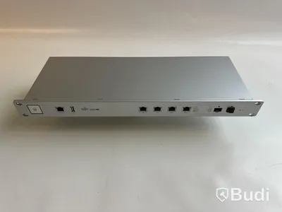 UniFi Security Gateway Pro 4 inkl. strömkabel.