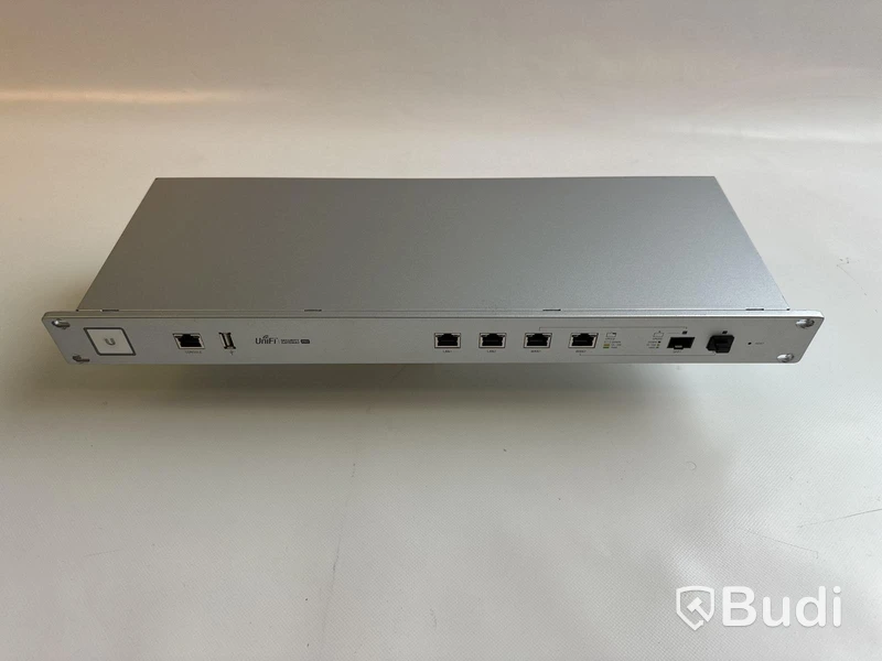 UniFi Security Gateway Pro 4 inkl. strömkabel.