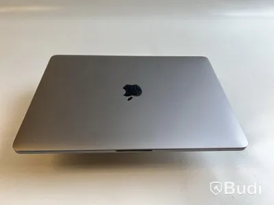 Dator Apple MacBook Pro 13 tum (2020) inkl. laddare.