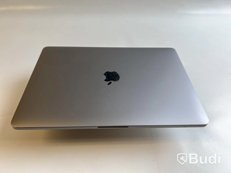 Dator Apple MacBook Pro 13 tum (2020) inkl. laddare.