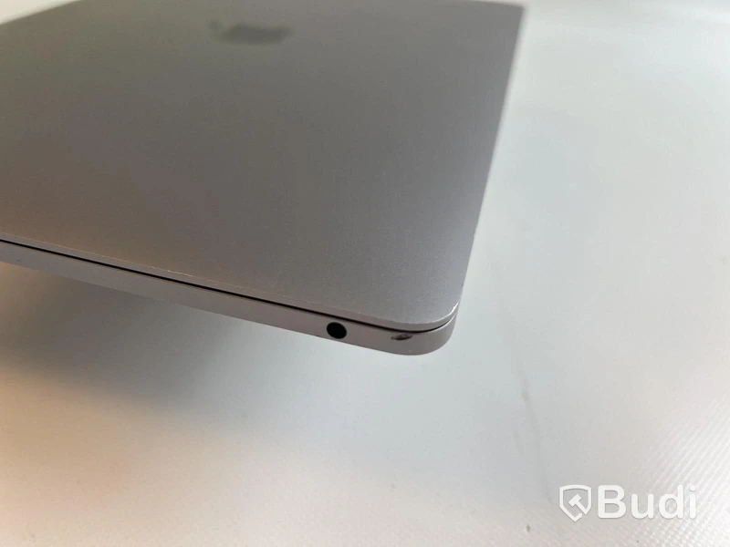 Dator Apple MacBook Pro 13 tum (2020) inkl. laddare.