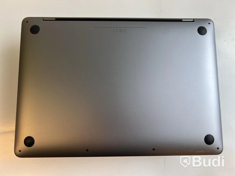 Dator Apple MacBook Pro 13 tum (2020) inkl. laddare.