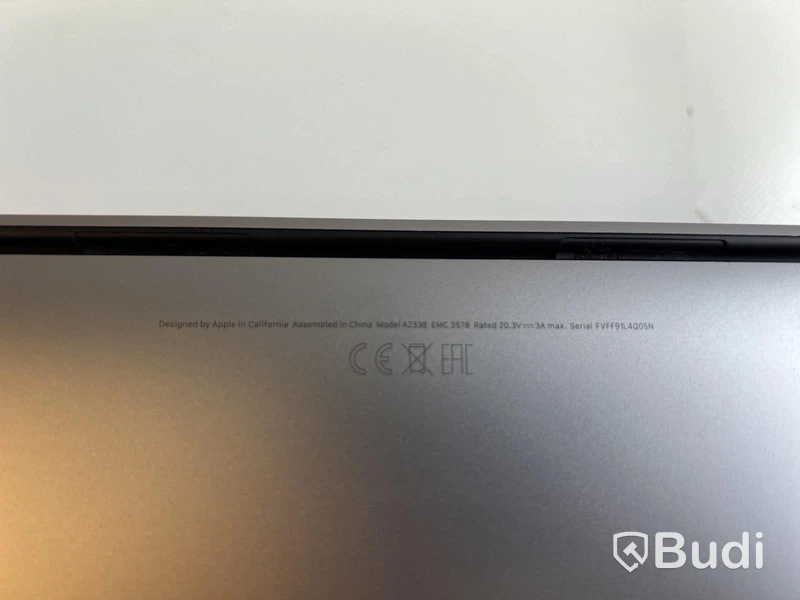 Dator Apple MacBook Pro 13 tum (2020) inkl. laddare.