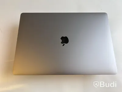 Dator Apple MacBook Pro 16 tum (2019) inkl. laddare.